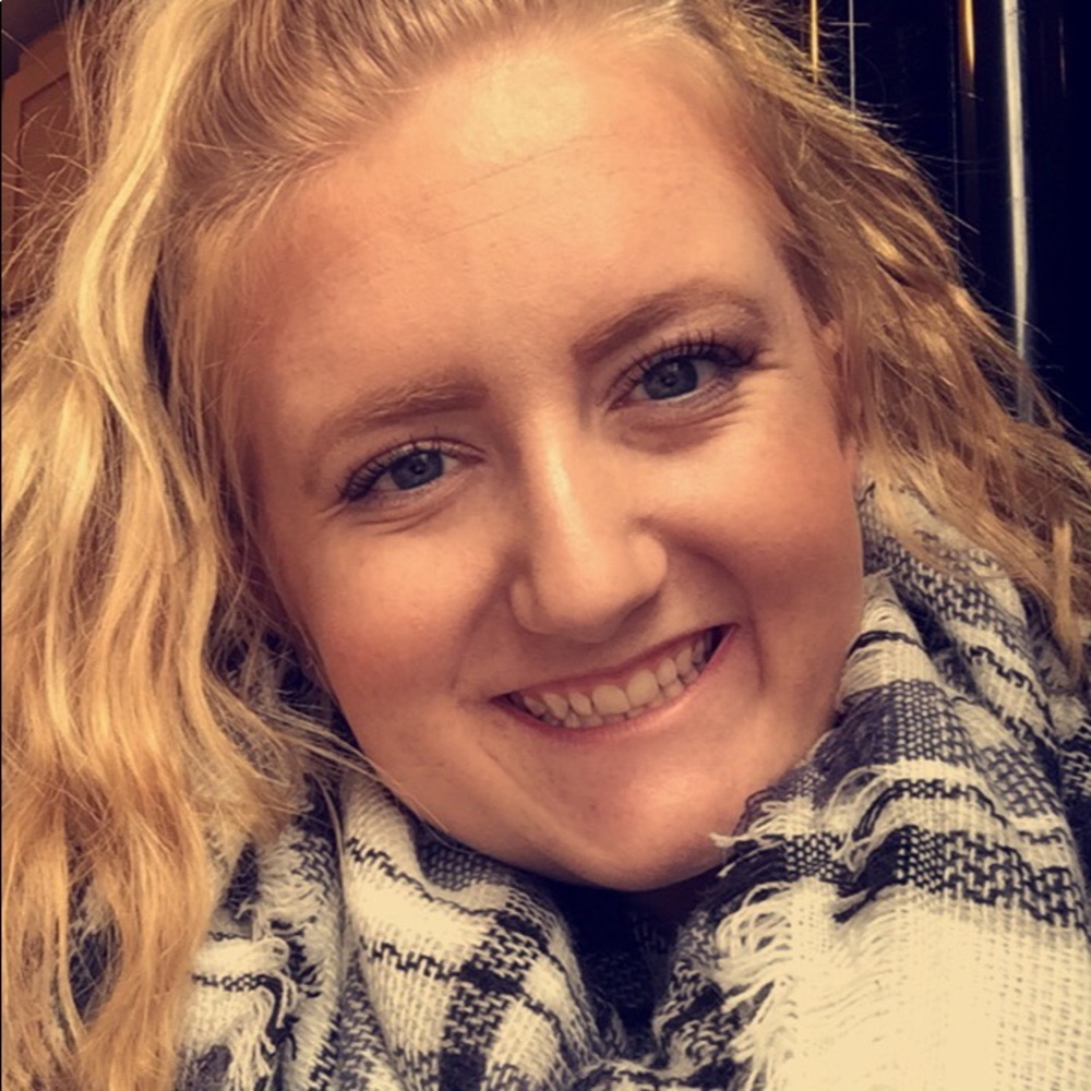 Meet your Posher, Alexis